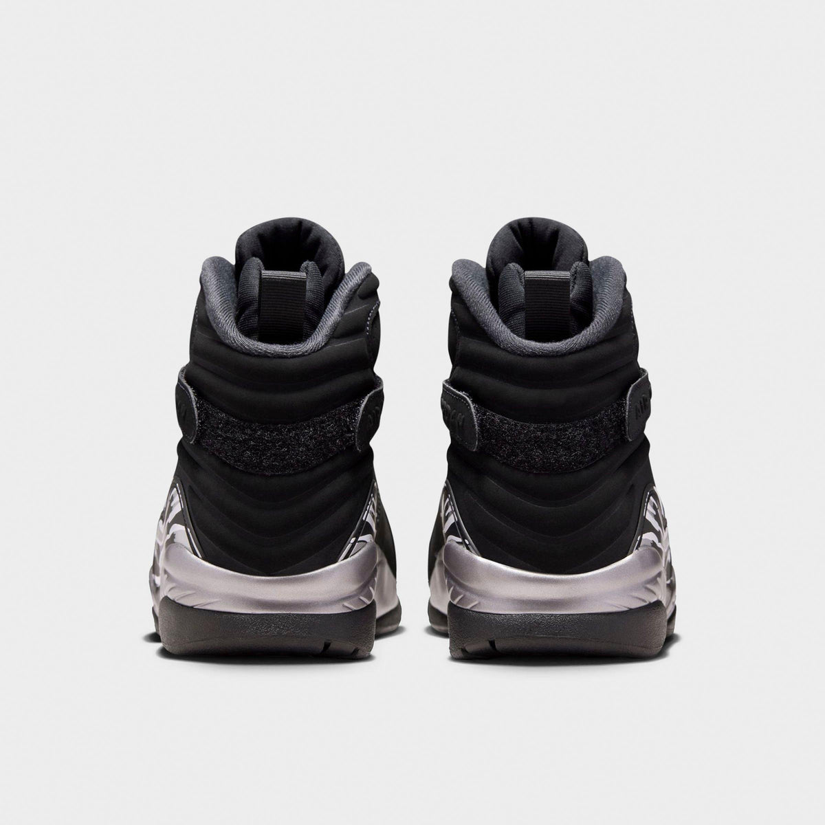 Men's Air Jordan Retro 8 Basketball Shoes - Black/Chrome - view 4