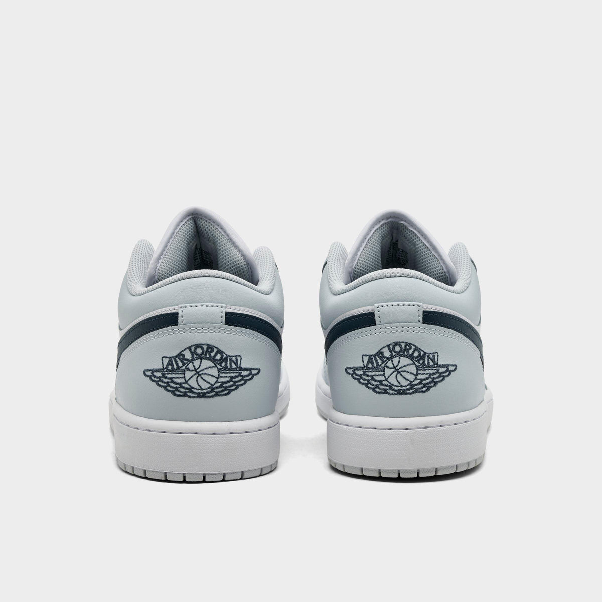 Men's Air Jordan Retro 1 Low Casual Shoes - Aura/White/Squadron Blue - view 4
