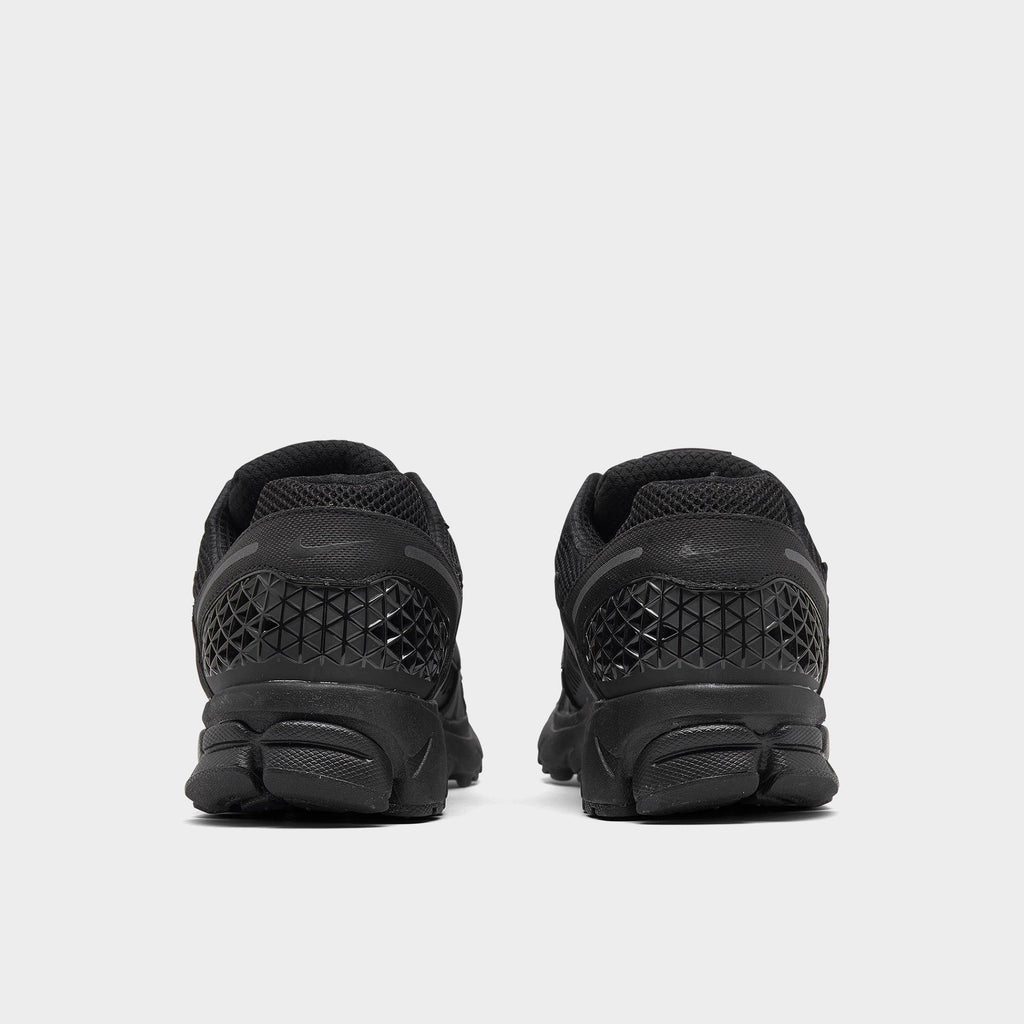 Men's Nike Zoom Vomero 5 Casual Shoes - Black/Black - view 4