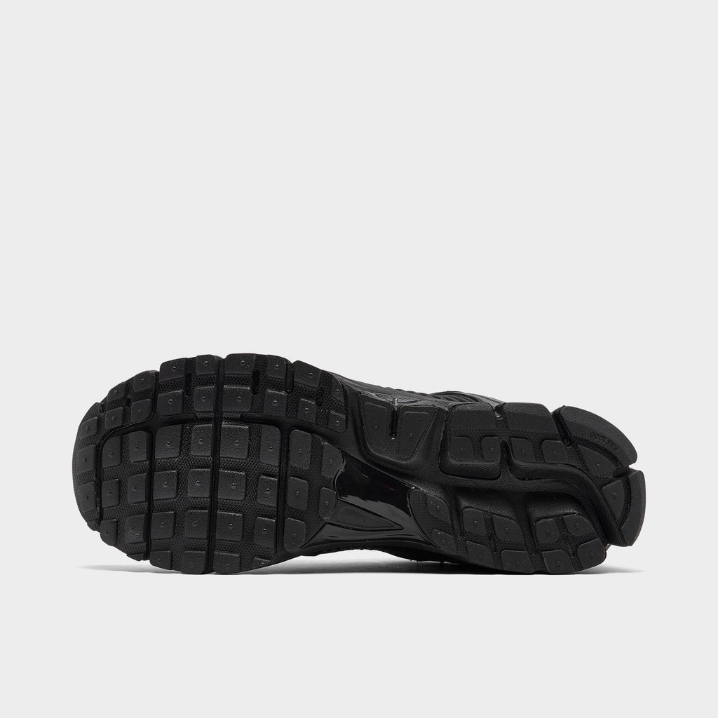 Men's Nike Zoom Vomero 5 Casual Shoes - Black/Black - view 6