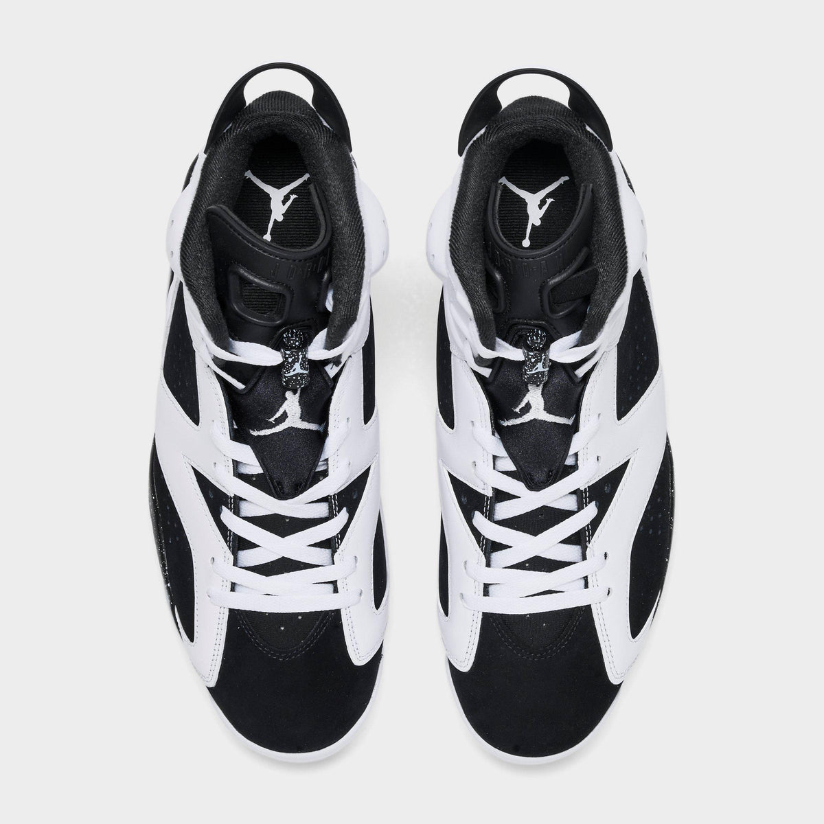 Men's Air Jordan Retro 6 Basketball Shoes - White/Black - view 5