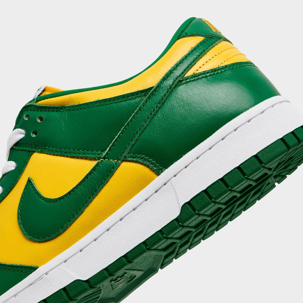 Men's Nike Dunk Low SP Casual Shoes - Varsity Maize/Pine Green/White - view 3