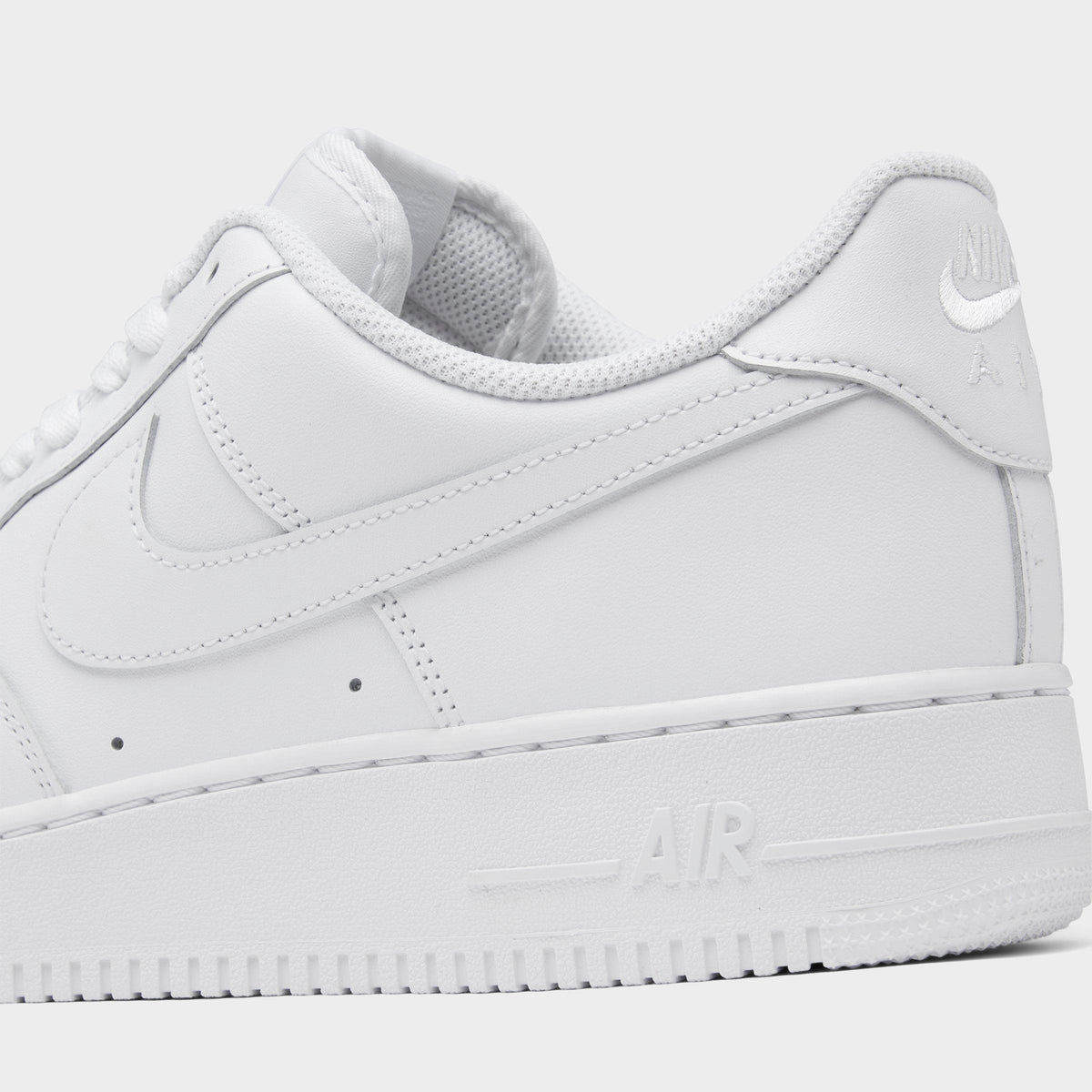 Men's Nike Air Force 1 '07 Low Casual Shoes - White/White - view 3