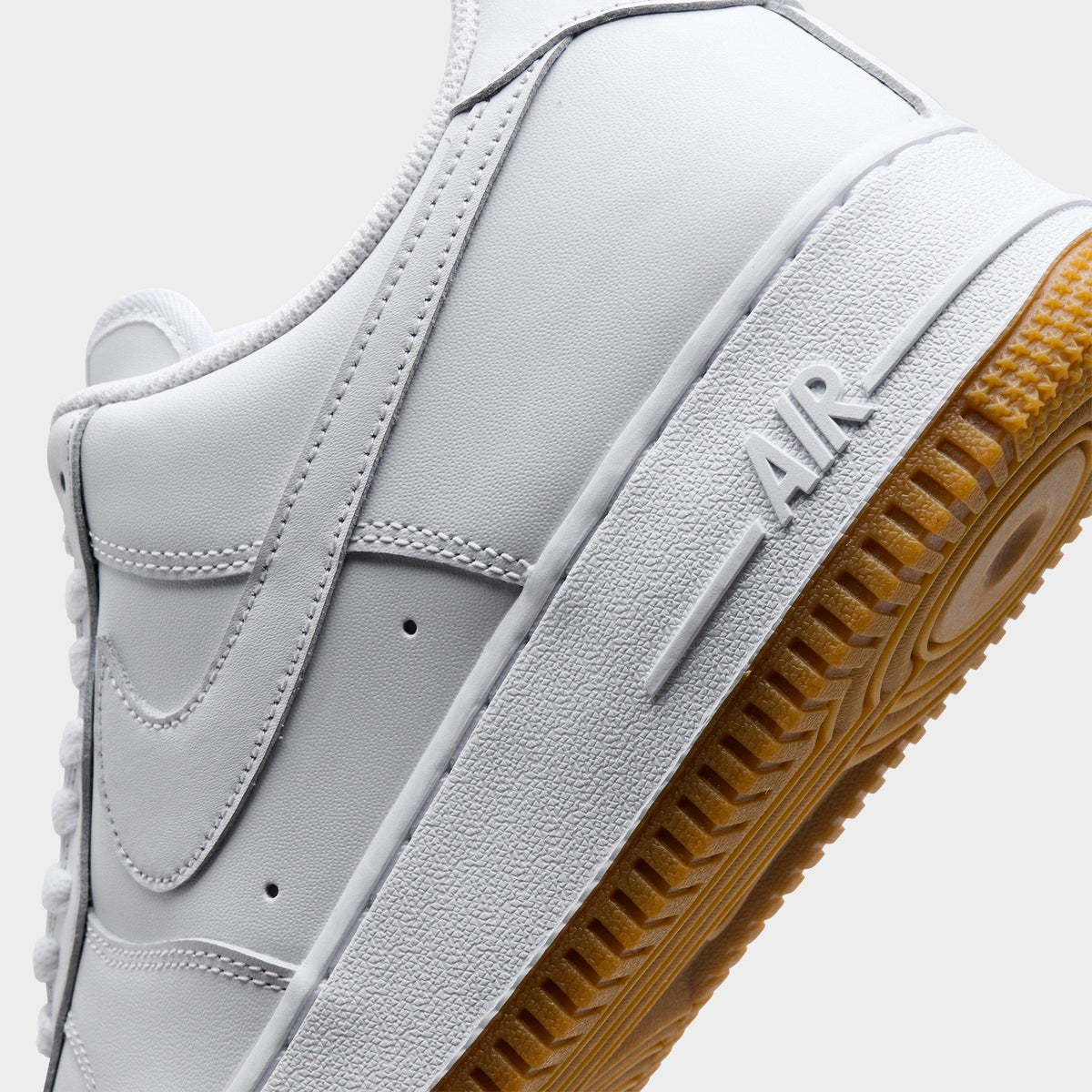 Men's Nike Air Force 1 '07 Gum Casual Shoes - White/White/Gum Light Brown - view 3