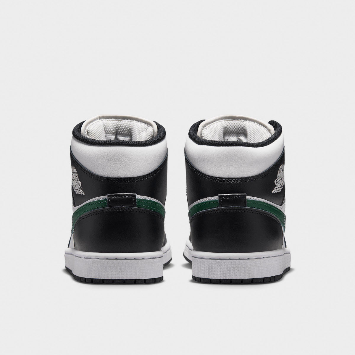 Men's Air Jordan Retro 1 Mid Casual Shoes - Black/Gorge Green/Summit White - view 4