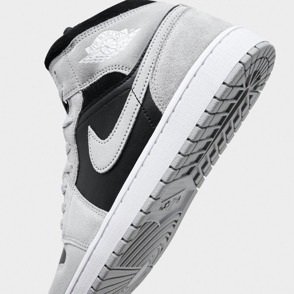Men's Air Jordan Retro 1 Mid Casual Shoes - Light Smoke Grey/Black/White - view 3