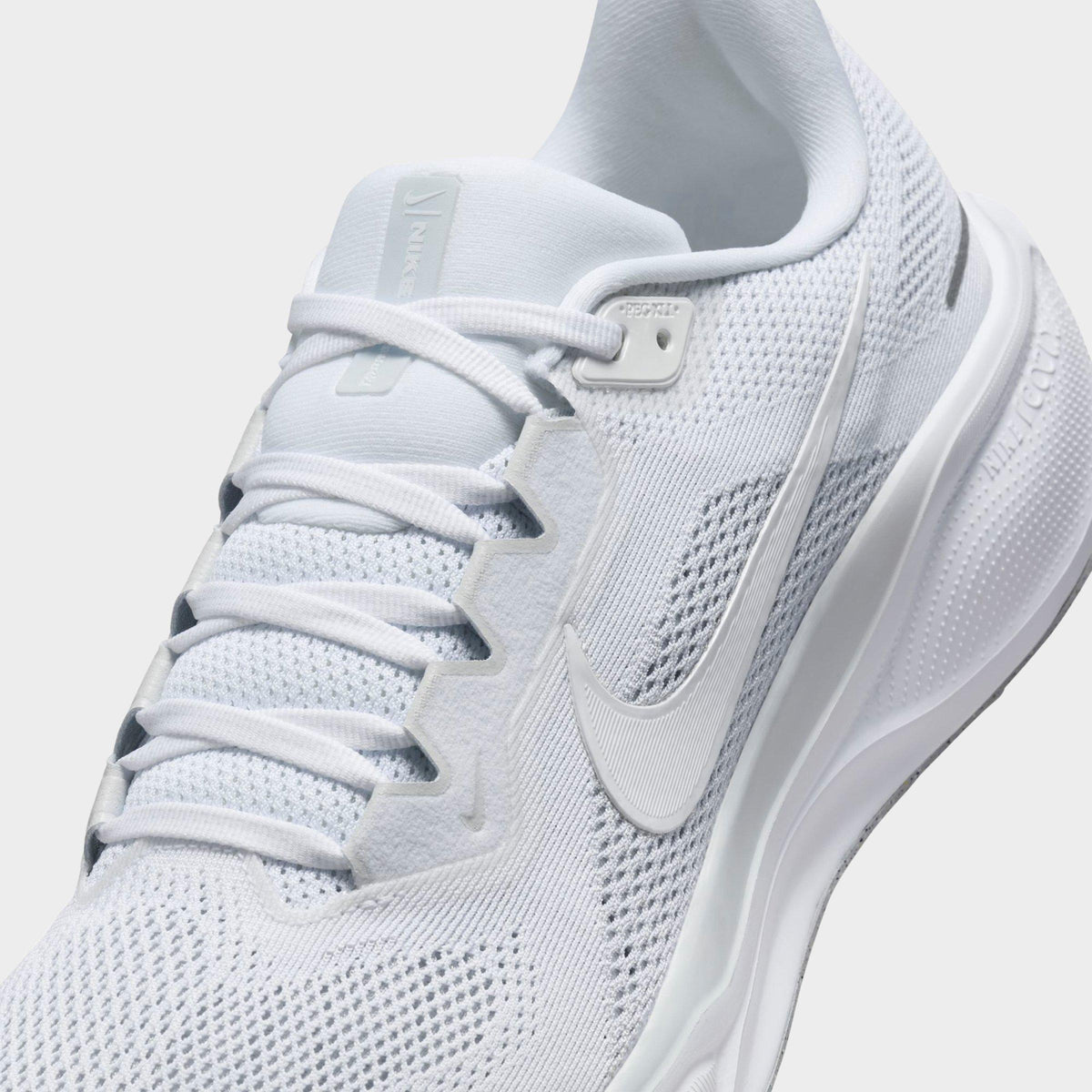 Men's Nike Pegasus 41 Running Shoes - White/Pure Platinum/Metallic Silver/White - view 3