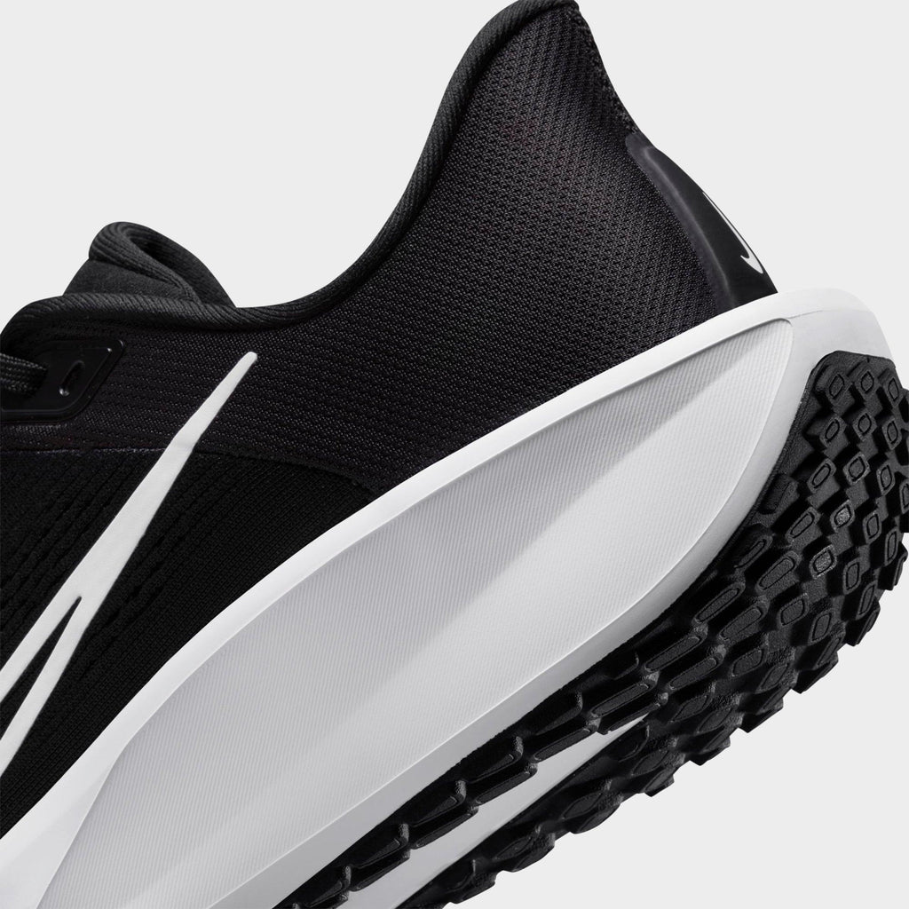 Men's Nike Quest 6 Running Shoes - Black/Iron Grey/White - view 3