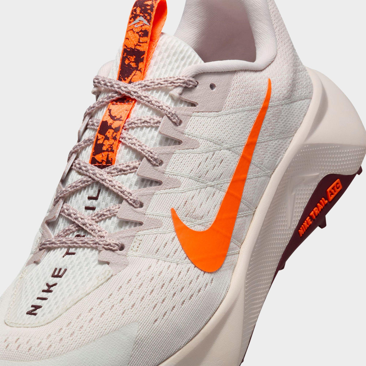 Men's Nike Wildhorse 10 Trail Running Shoes - Sail/Silt Red/Dark Team Red/Hyper Crimson - view 3