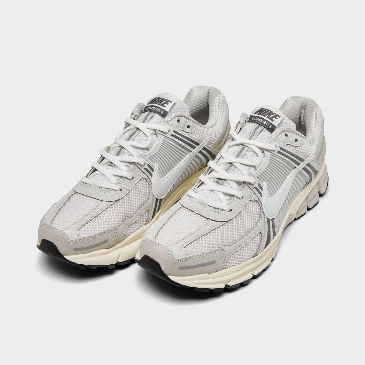 Men's Nike Zoom Vomero 5 Casual Shoes - Platinum Tint/Cashmere/Iron Grey/Photon Dust - view 2