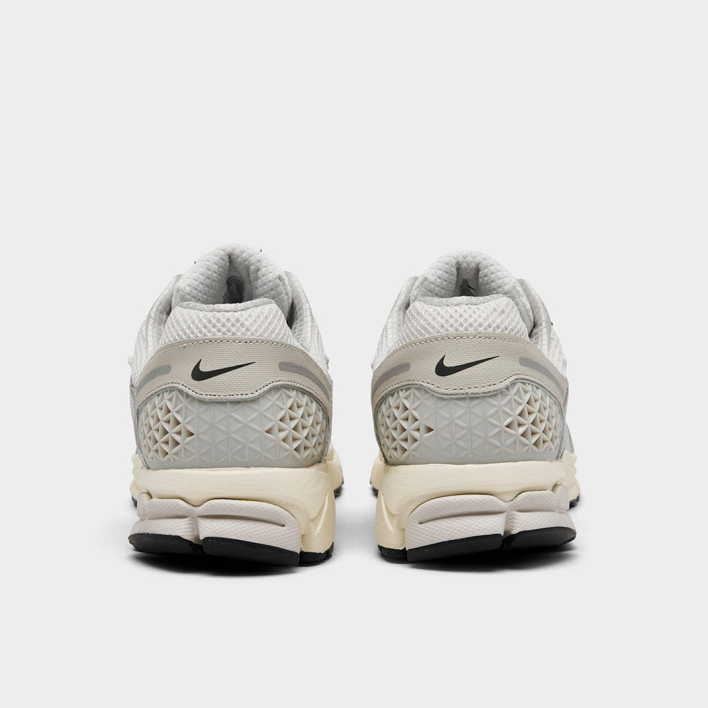 Men's Nike Zoom Vomero 5 Casual Shoes - Platinum Tint/Cashmere/Iron Grey/Photon Dust - view 4