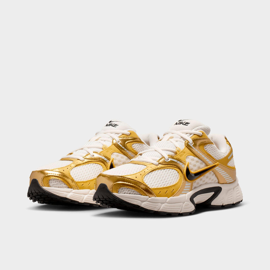 Men's Nike V5 RNR Casual Shoes - Sail/Buff Gold/Saturn Gold/Black - view 2