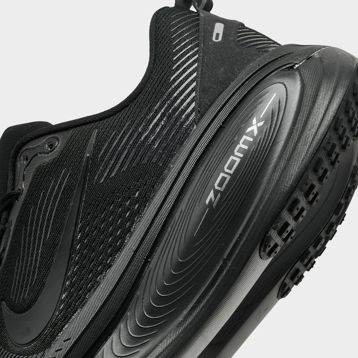 Men's Nike Vomero 18 Running Shoes - Black/Dark Smoke Grey/Light Smoke Grey/Black - view 3