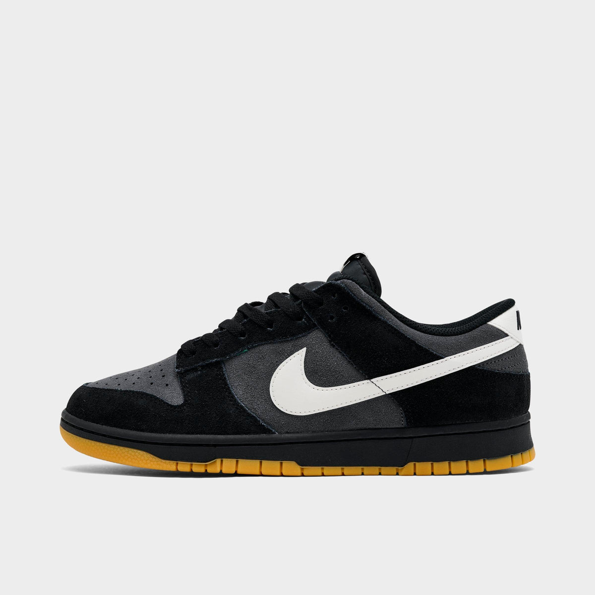Men's Nike Dunk Low Retro SE Casual Shoes - Black/Grey/Gum