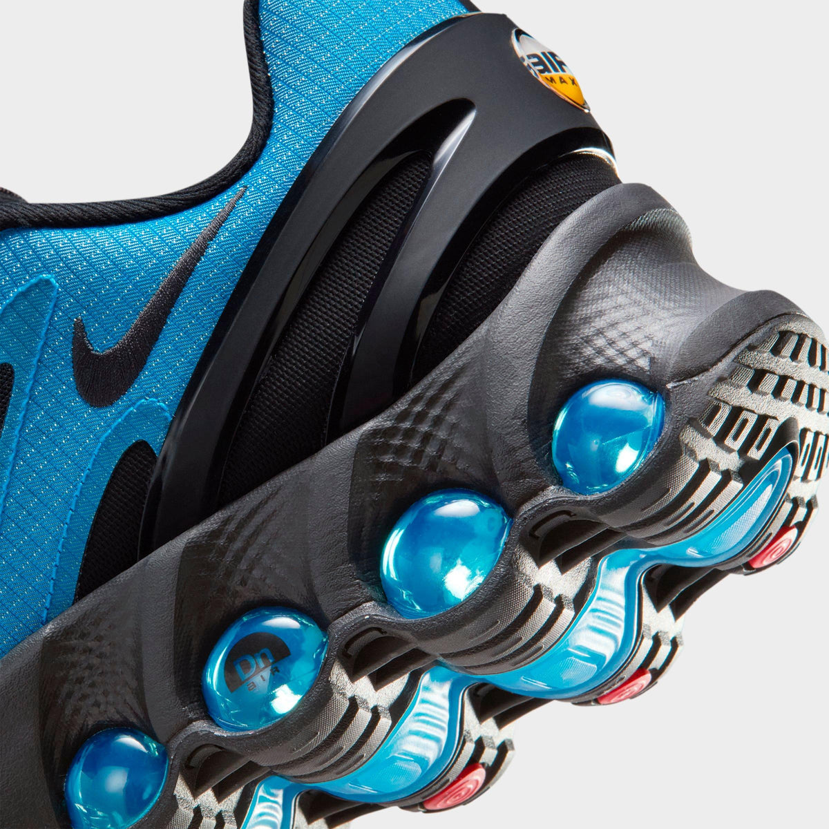 Men's Nike Air Max Dn8 SE Casual Shoes - Photo Blue/Vivid Orange/Black - view 3