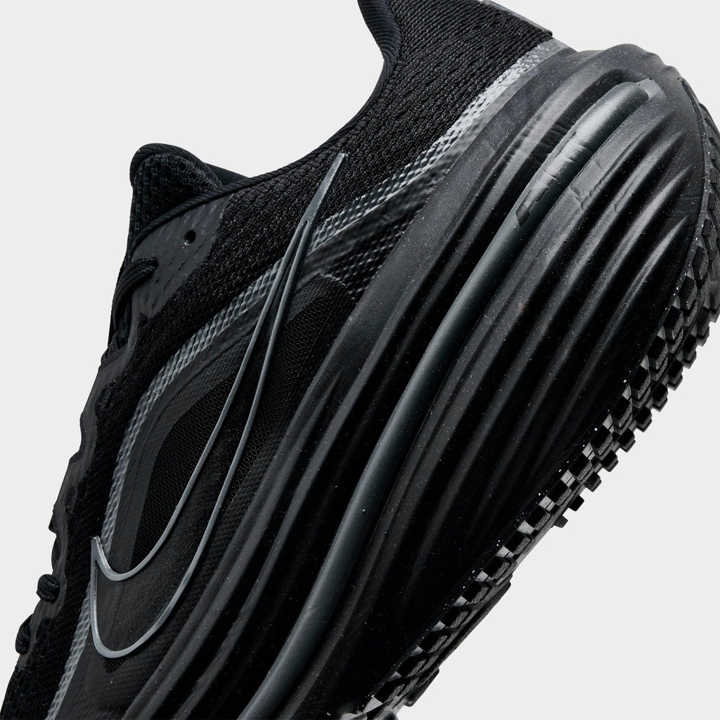 Men's Nike Air Winflo 12 Road Running Shoes - Black/Dark Smoke Grey/Black - view 3