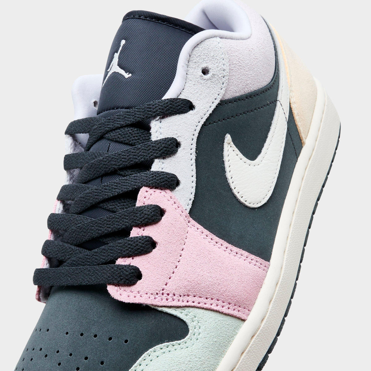 Men's Air Jordan Retro 1 Low SE Casual Shoes - Anthracite/Muslin/Iris Whisper/Sail - view 3