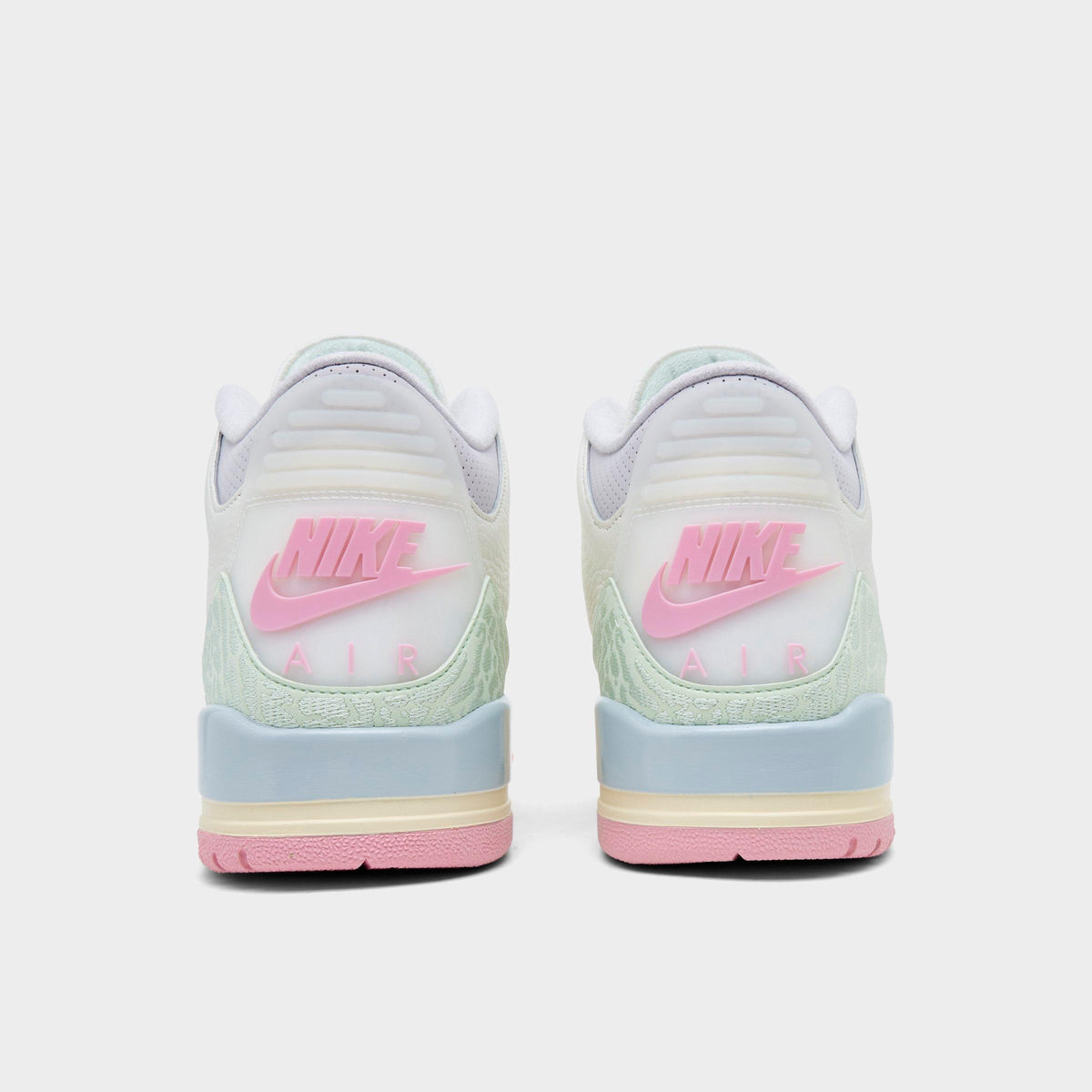 Men's Air Jordan Retro 3 Basketball Shoes - Sail/Jade Aura/Aura/Iced Carmine/Muslin/Iris Whisper - view 4