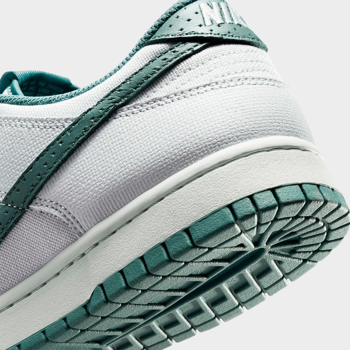 Men's Nike Dunk Low Retro Casual Shoes - Pure Platinum/Mineral Slate - view 3