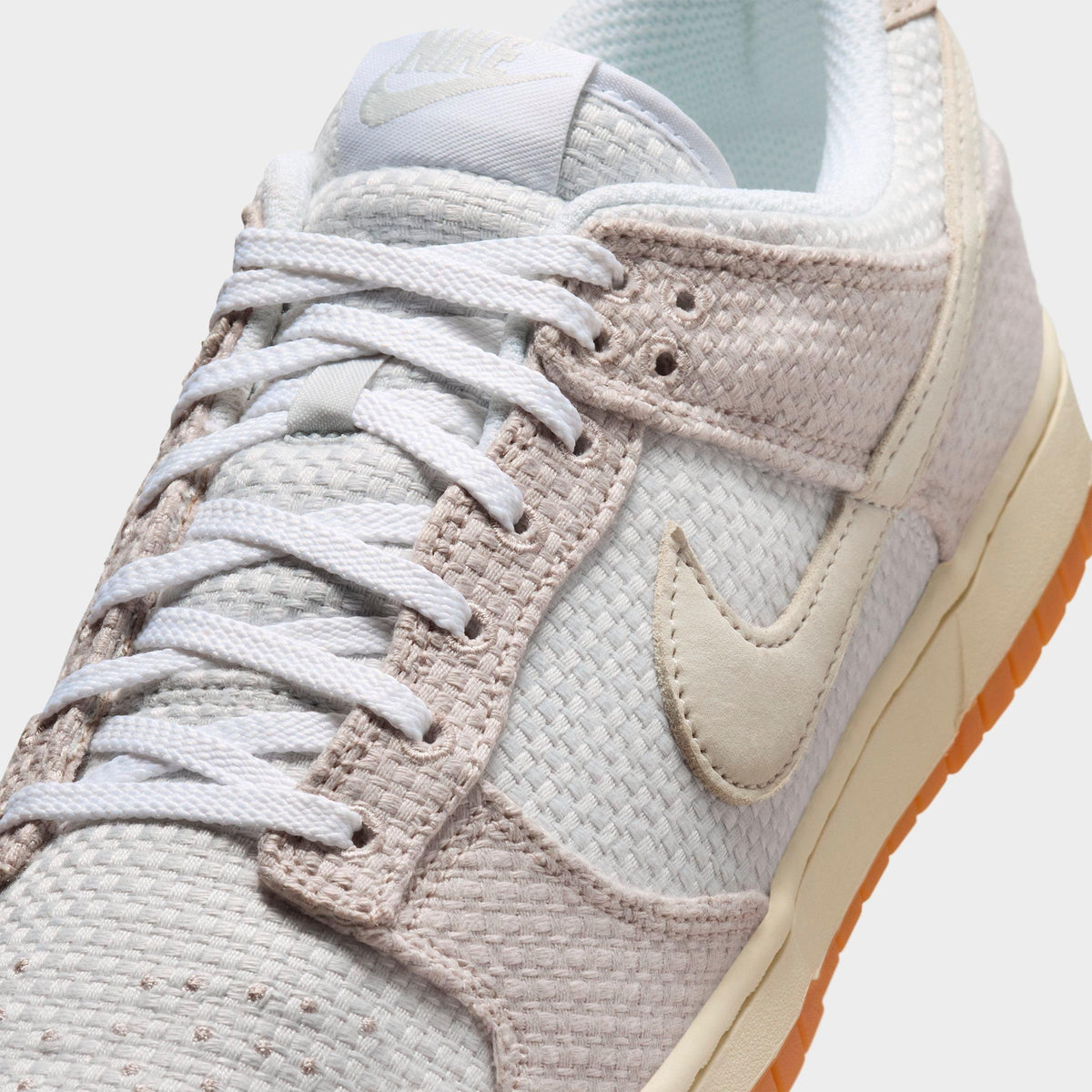 Men's Nike Dunk Low Retro SE Casual Shoes - Moon Particle/Photon Dust/Coconut Milk/White - view 3