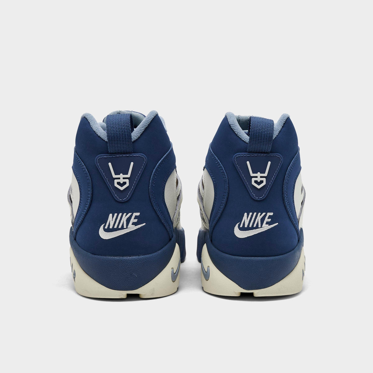 Men's Nike Air Diamond Turf 2 Casual Shoes - Sail/Mystic Navy/Blue Grey/Metallic Gold - view 4