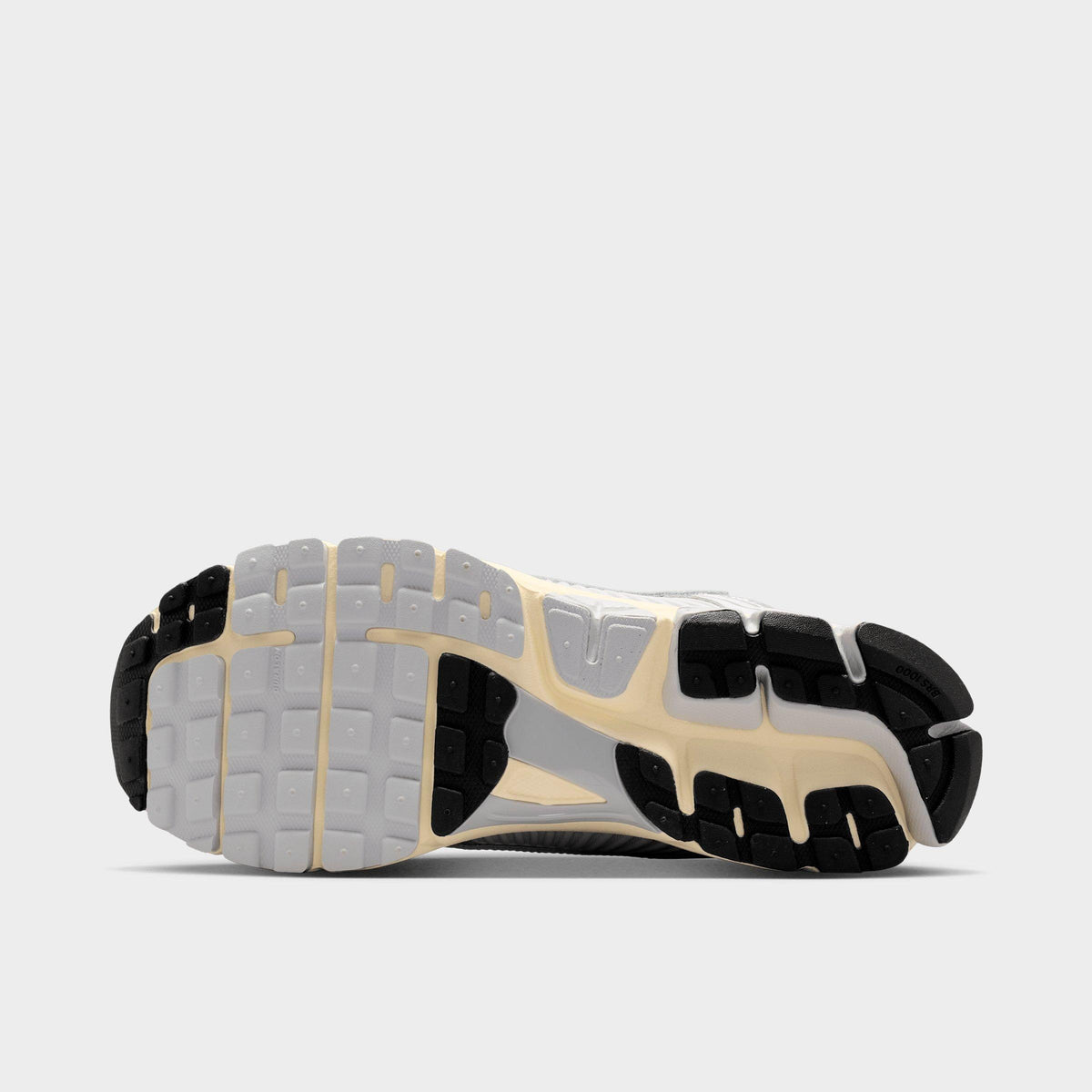 Men's Nike Zoom Vomero 5 Casual Shoes - Grey Fog/Metallic Silver/Coconut Milk/Chrome - view 6