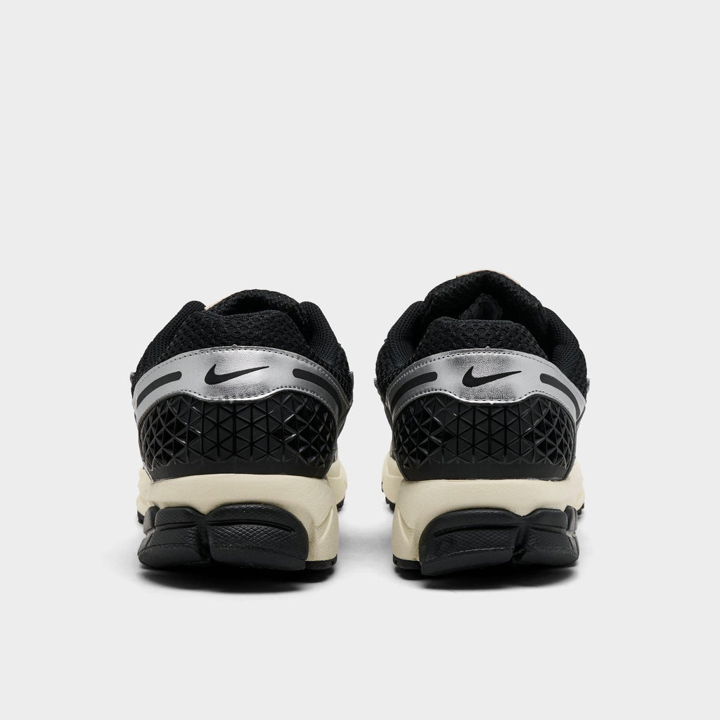 Men's Nike Zoom Vomero 5 Casual Shoes - Black/Metallic Silver/Coconut Milk/Chrome - view 4