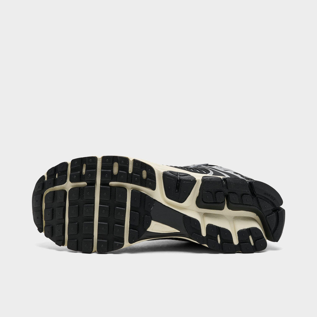 Men's Nike Zoom Vomero 5 Casual Shoes - Black/Metallic Silver/Coconut Milk/Chrome - view 6