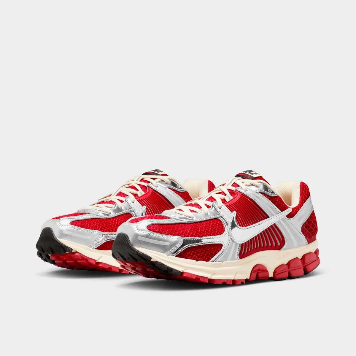 Men's Nike Zoom Vomero 5 Casual Shoes - Gym Red/Metallic Silver/Coconut Milk/Chrome - view 2