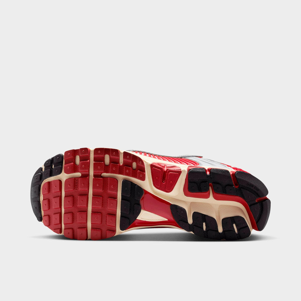 Men's Nike Zoom Vomero 5 Casual Shoes - Gym Red/Metallic Silver/Coconut Milk/Chrome - view 6