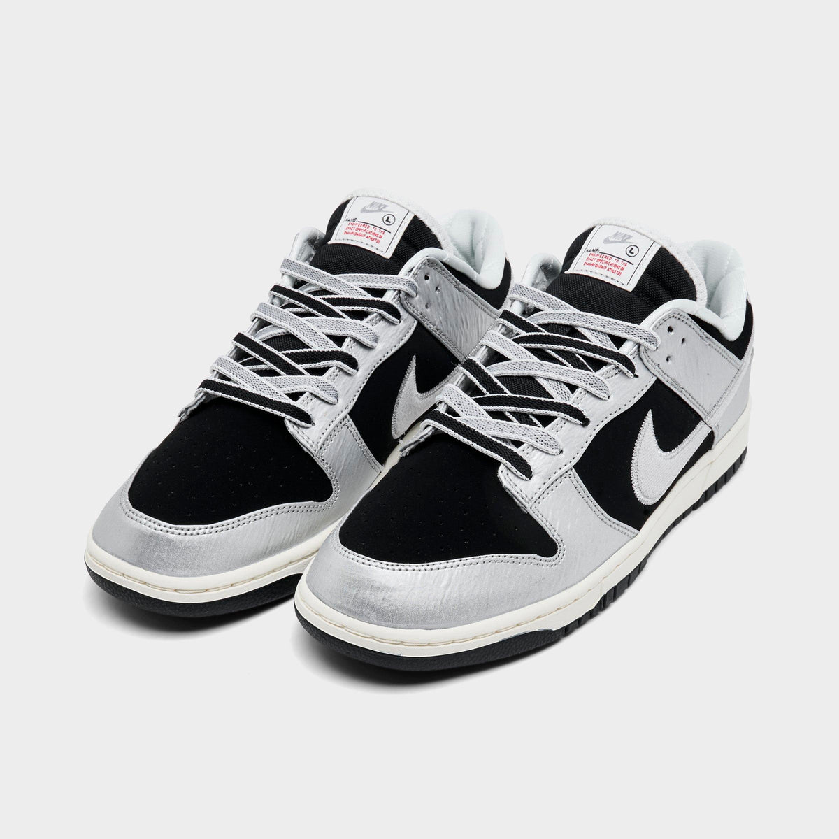 Men's Nike Dunk Low Retro Casual Shoes - Metallic Silver/Black/Sail/Metallic Silver - view 2