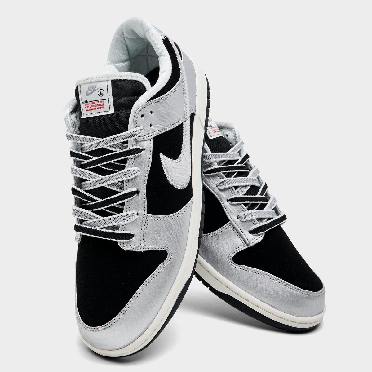 Men's Nike Dunk Low Retro Casual Shoes - Metallic Silver/Black/Sail/Metallic Silver - view 3