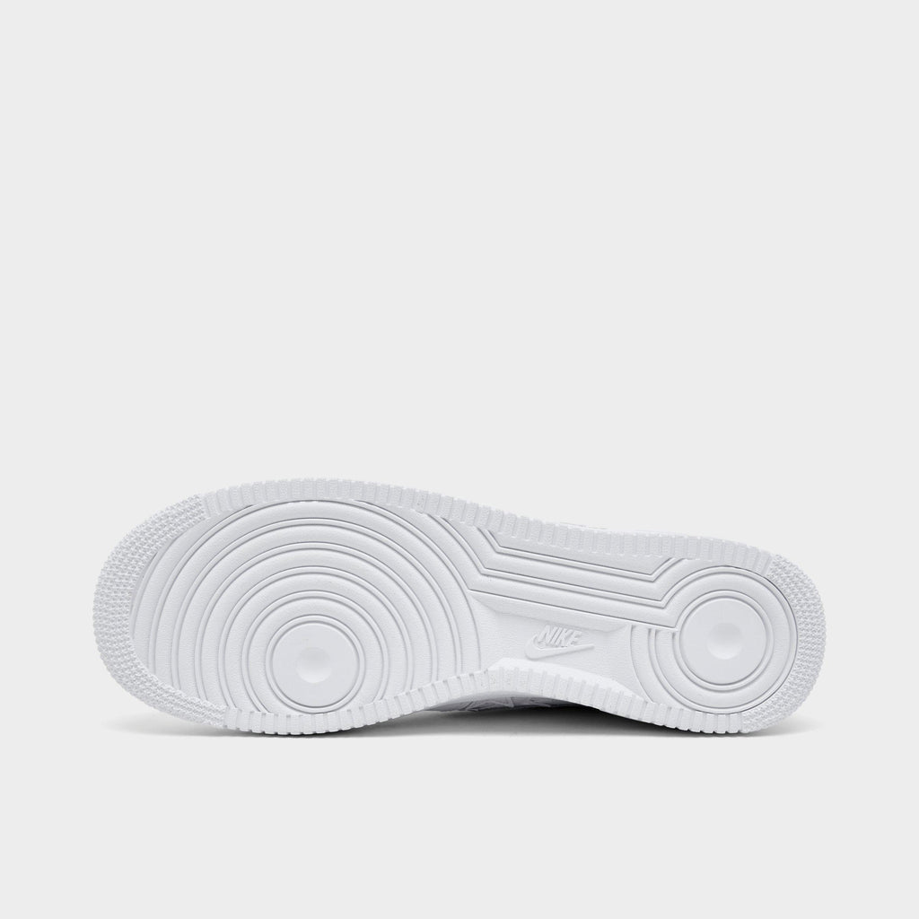Men's Nike Air Force 1 '07 Low LE Stars Casual Shoes - White/White/Metallic Silver - view 6