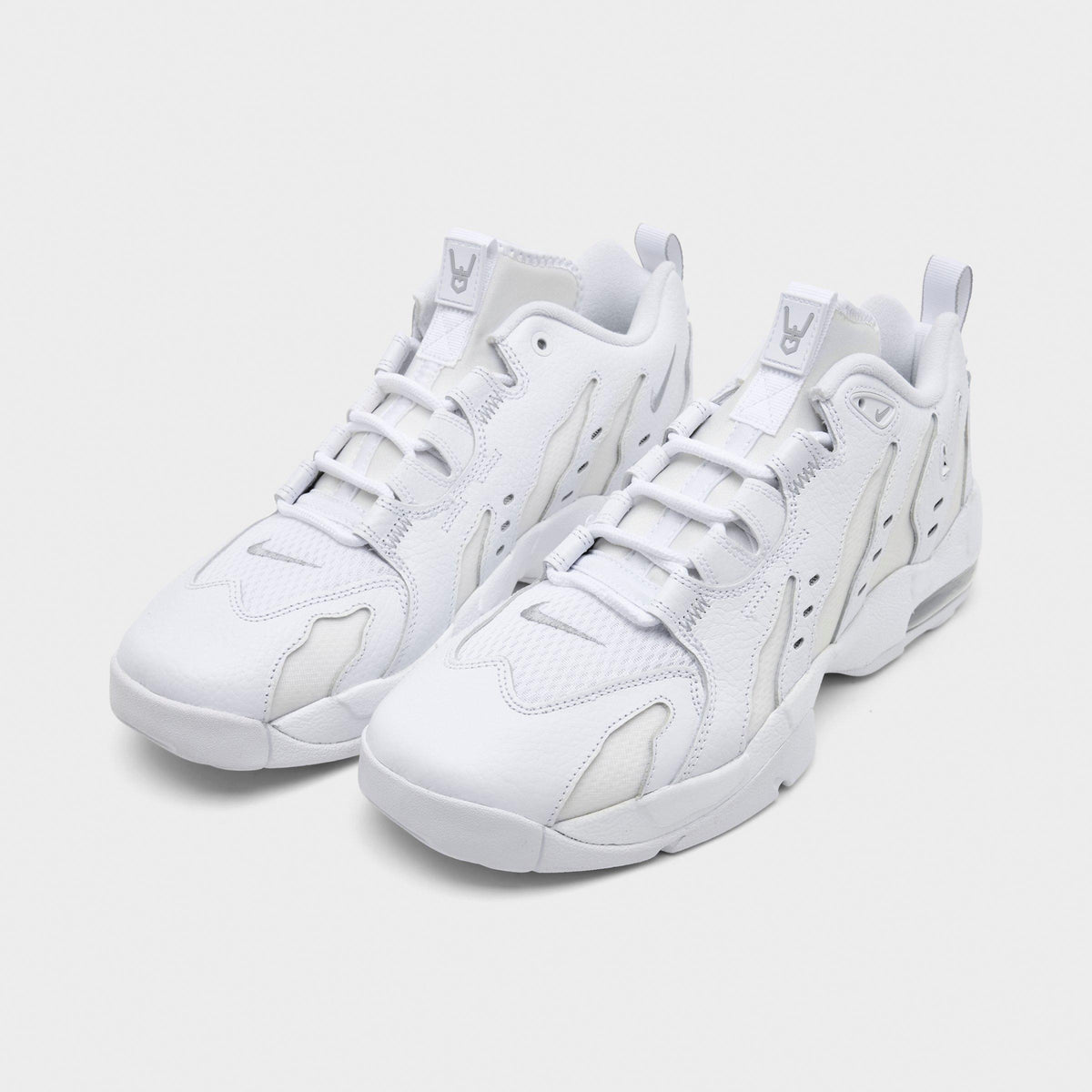 Men's Nike Air DT Max '96 Low Casual Shoes - White/Metallic Silver/White/Light Smoke Grey - view 2