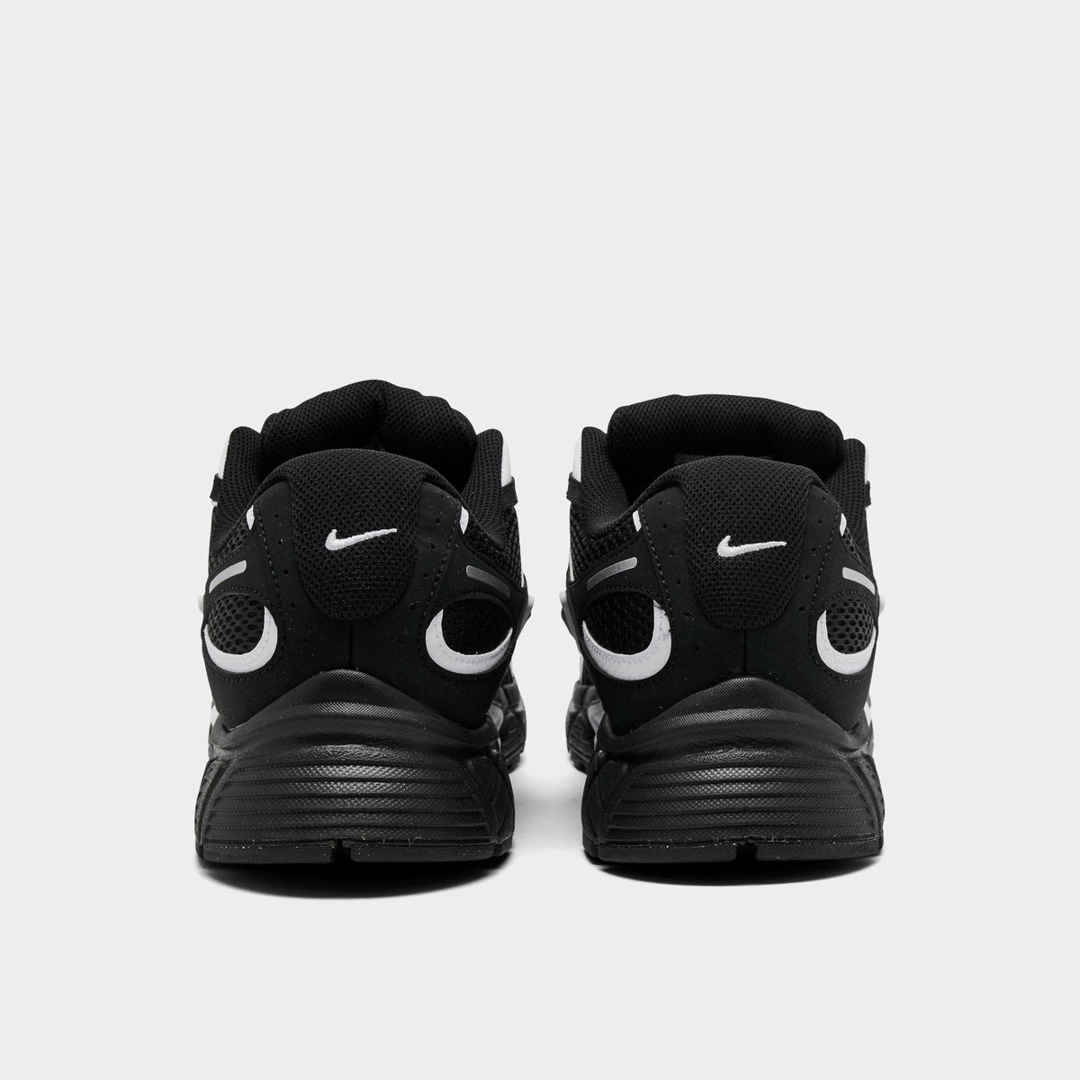Men's Nike V5 RNR Casual Shoes - Black/Black/White - view 4