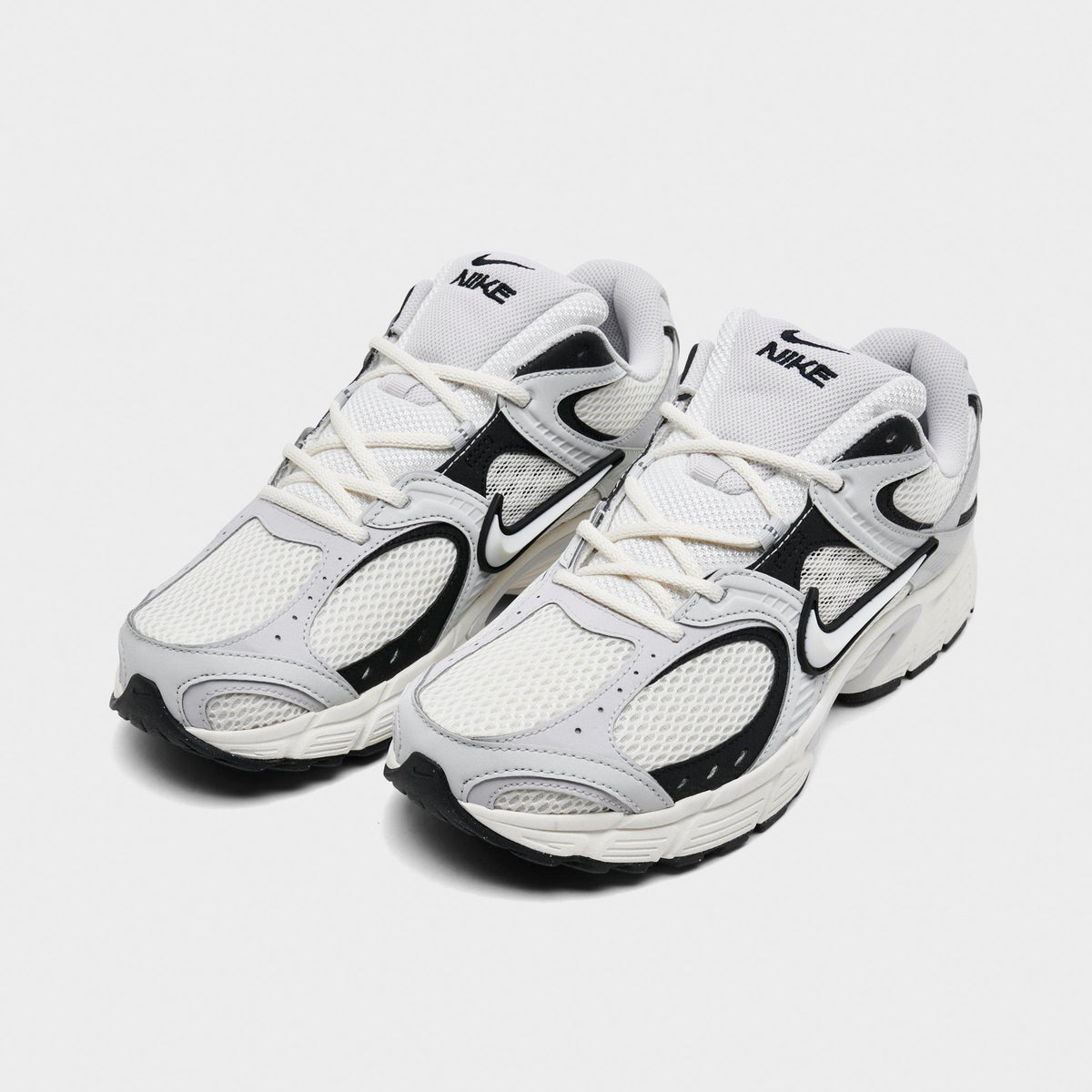Men's Nike V5 RNR Casual Shoes - Sail/Sail/Black/Vast Grey - view 2