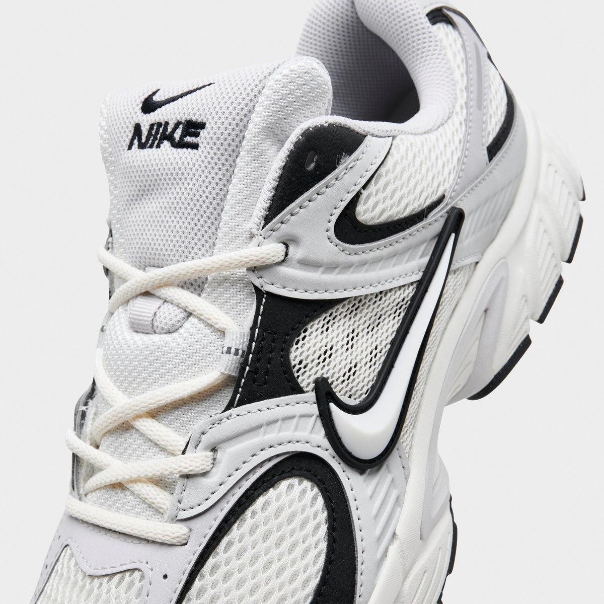 Men's Nike V5 RNR Casual Shoes - Sail/Sail/Black/Vast Grey - view 3