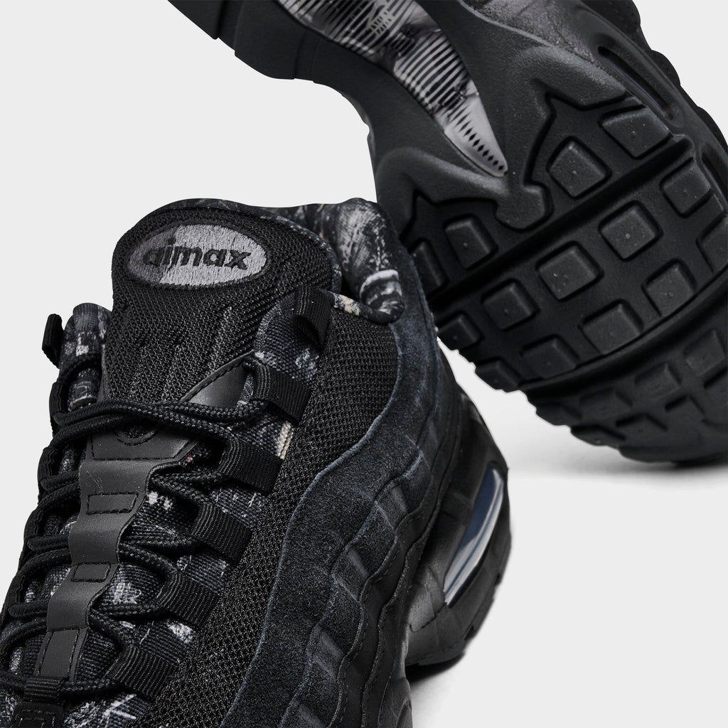Men's Nike Air Max 95 Big Bubble Realtree Camo Casual Shoes - Black/Dark Smoke Grey/Metallic Cool Grey/Black - view 3