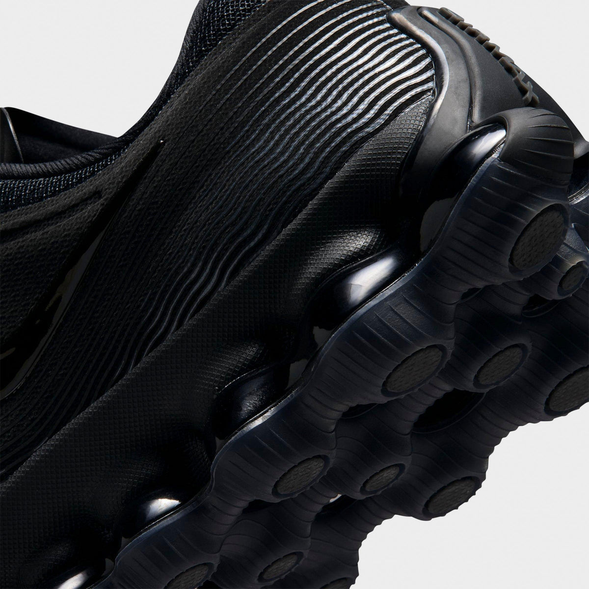 Men's Nike Air Liquid Max Casual Shoes - Black/Anthracite/Smoke Grey/Black - view 3