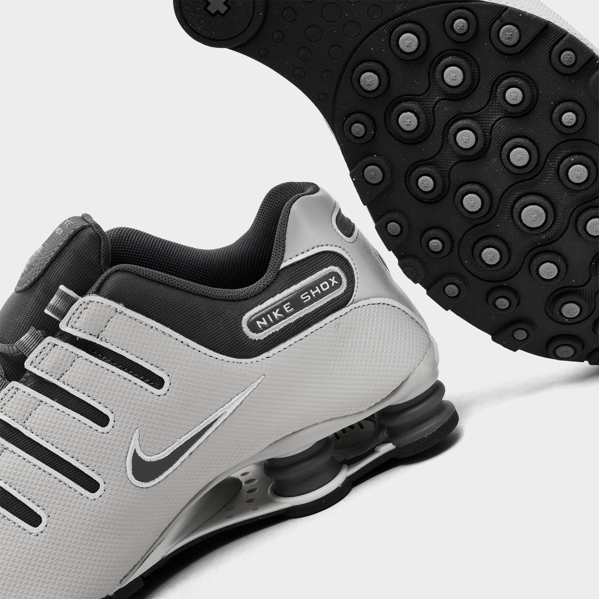 Men's Nike Shox NZ Casual Shoes - Smoke Grey/Grey Fog - view 3