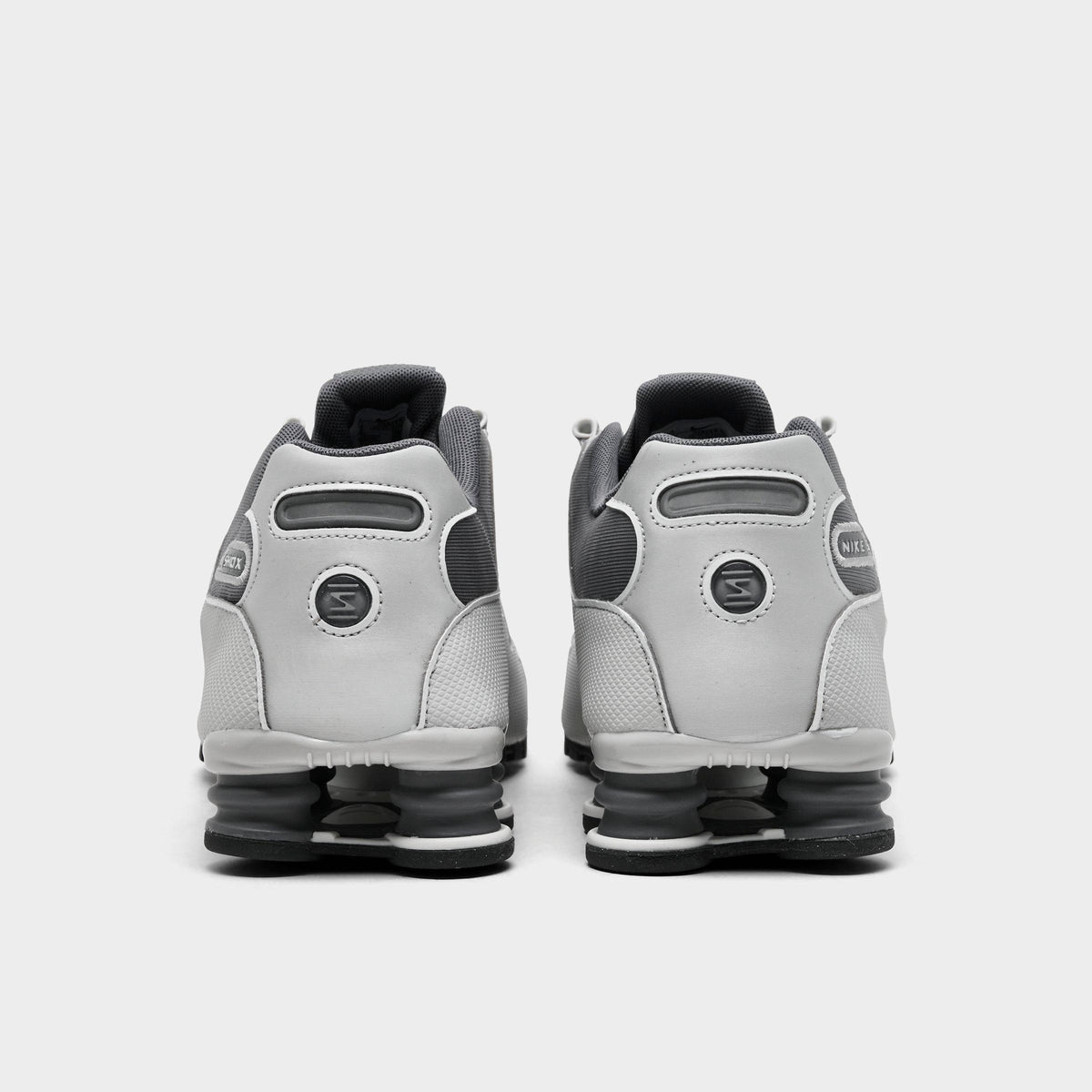 Men's Nike Shox NZ Casual Shoes - Smoke Grey/Grey Fog - view 4