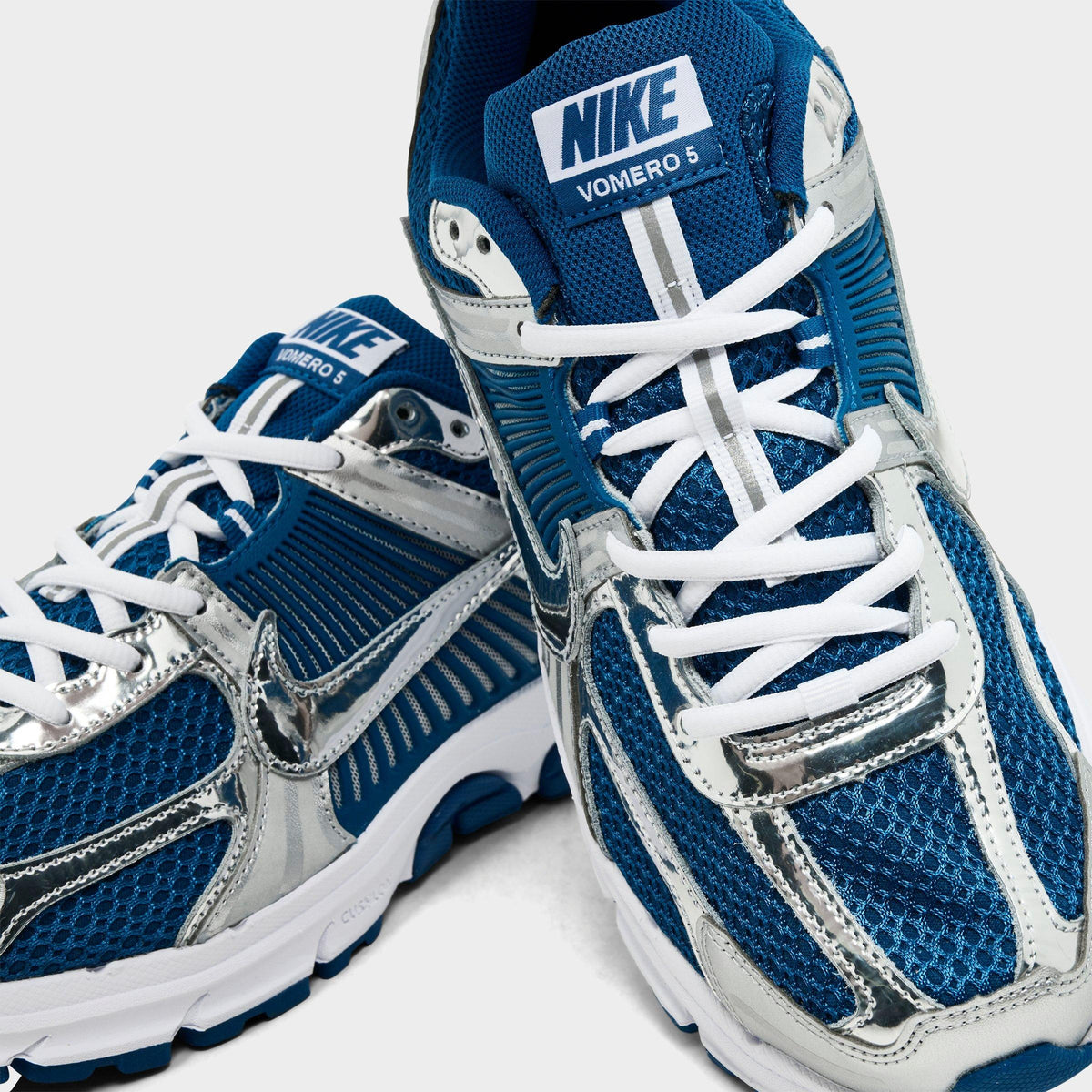Men's Nike Zoom Vomero 5 Casual Shoes - Court Blue/White/Metallic Silver - view 3