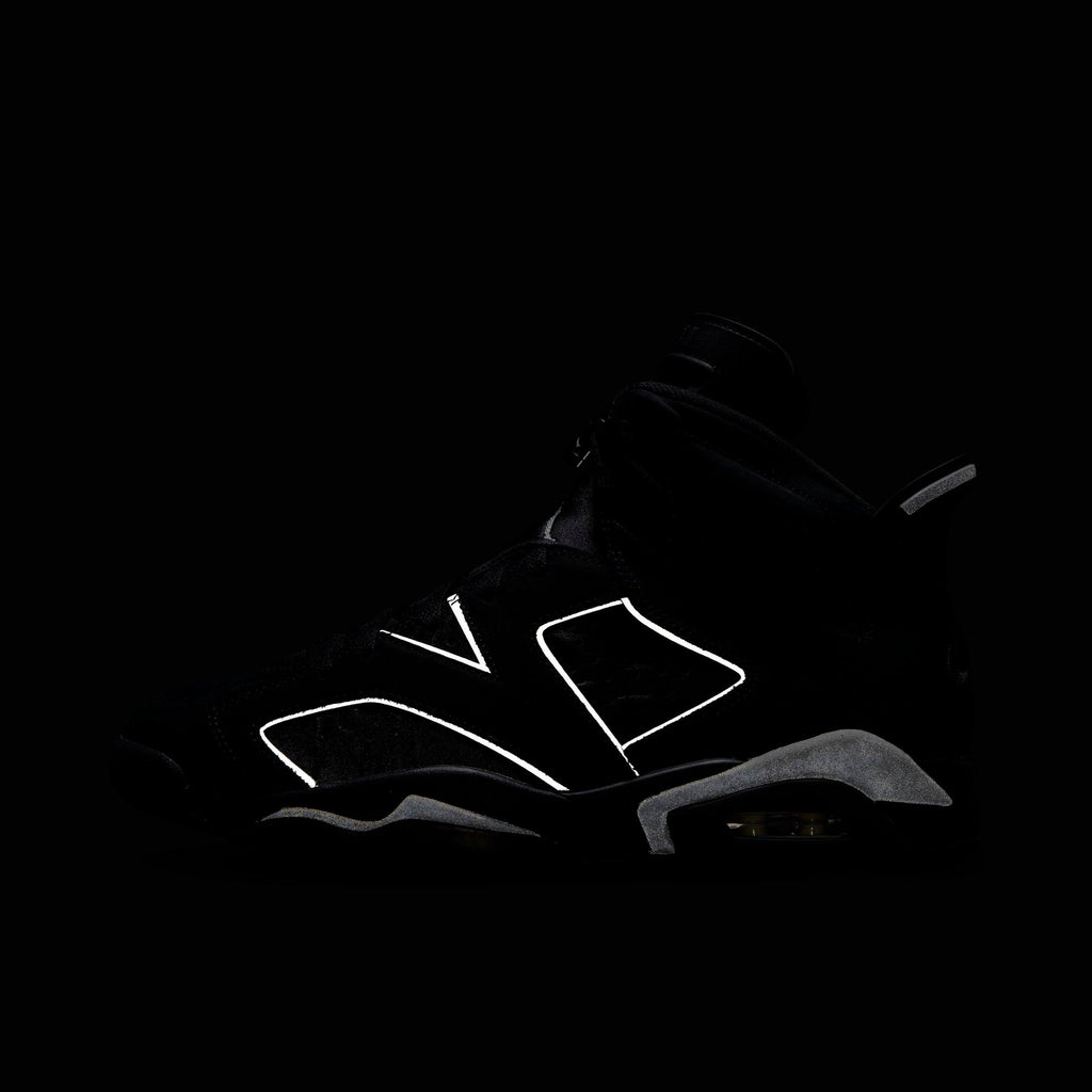 Men's Air Jordan Retro 6 Basketball Shoes - Black/Reflect Silver/Black - view 3