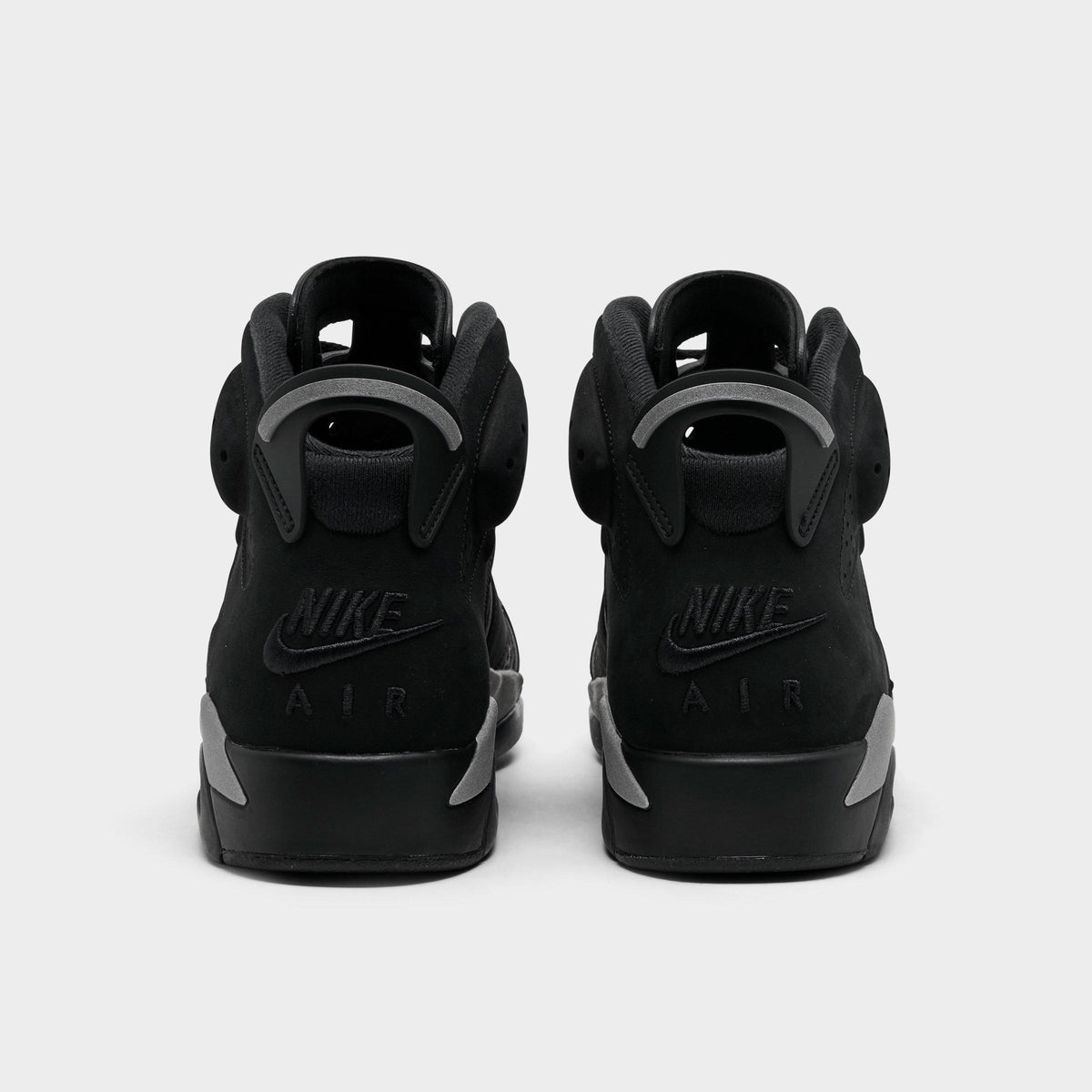 Men's Air Jordan Retro 6 Basketball Shoes - Black/Reflect Silver/Black - view 4