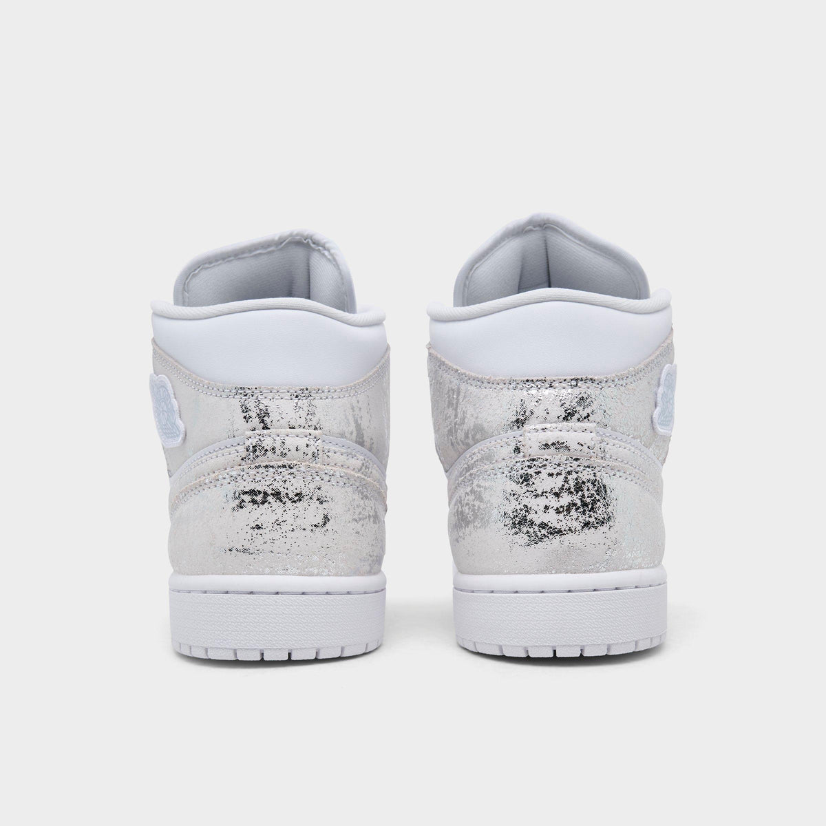 Men's Air Jordan Retro 1 Mid SE Casual Shoes - White/White/White/Field Silver - view 4