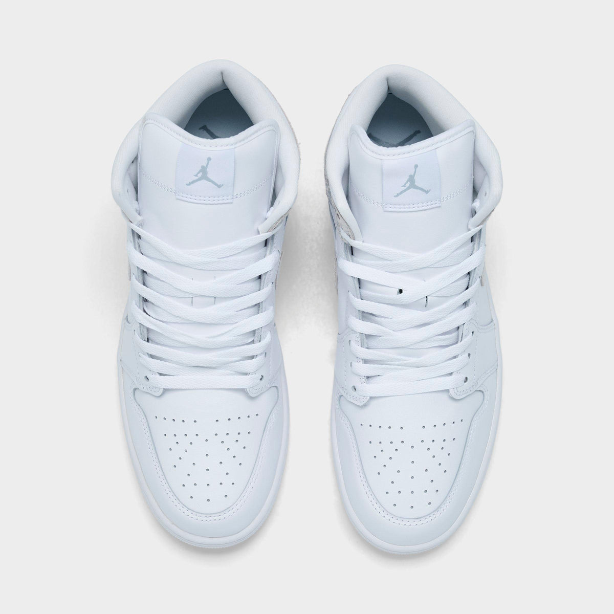 Men's Air Jordan Retro 1 Mid SE Casual Shoes - White/White/White/Field Silver - view 5
