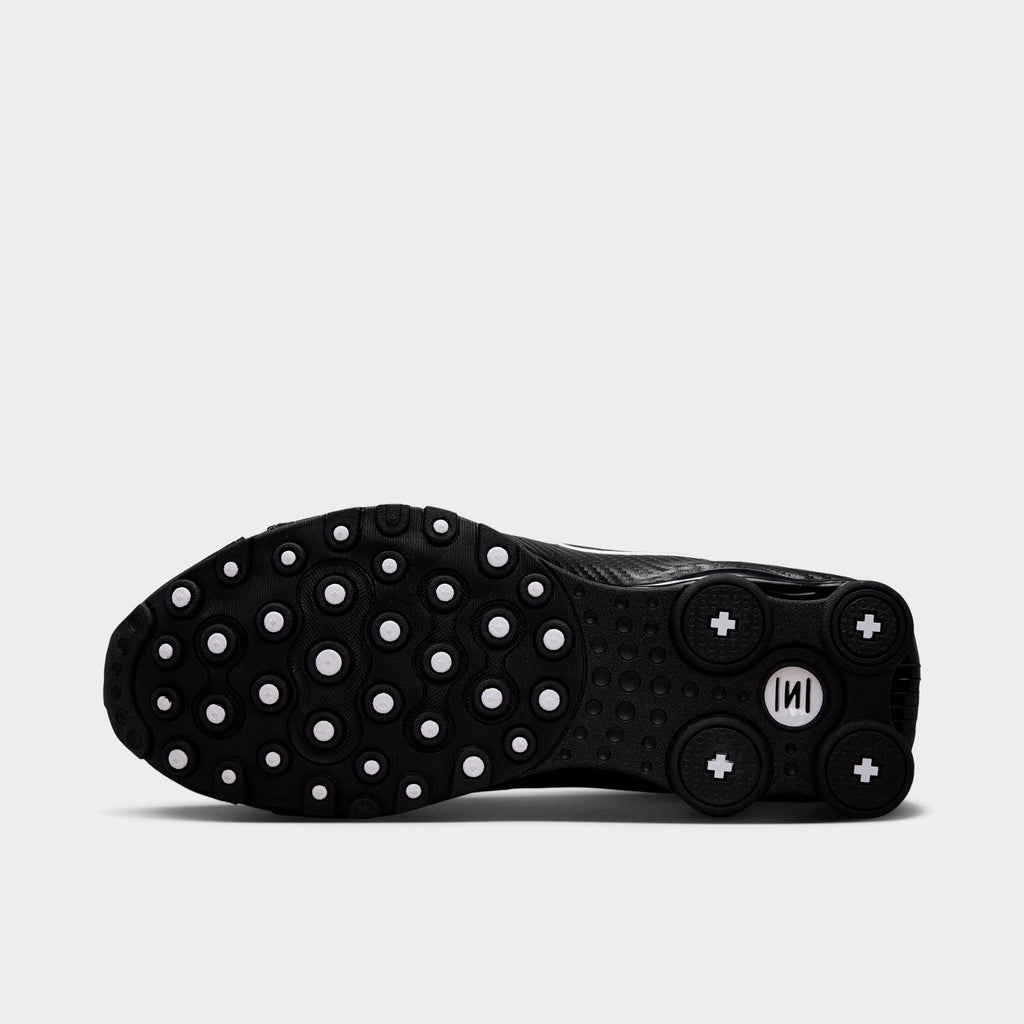 Men's Nike Shox NZ Casual Shoes - Black/White/Black - view 6