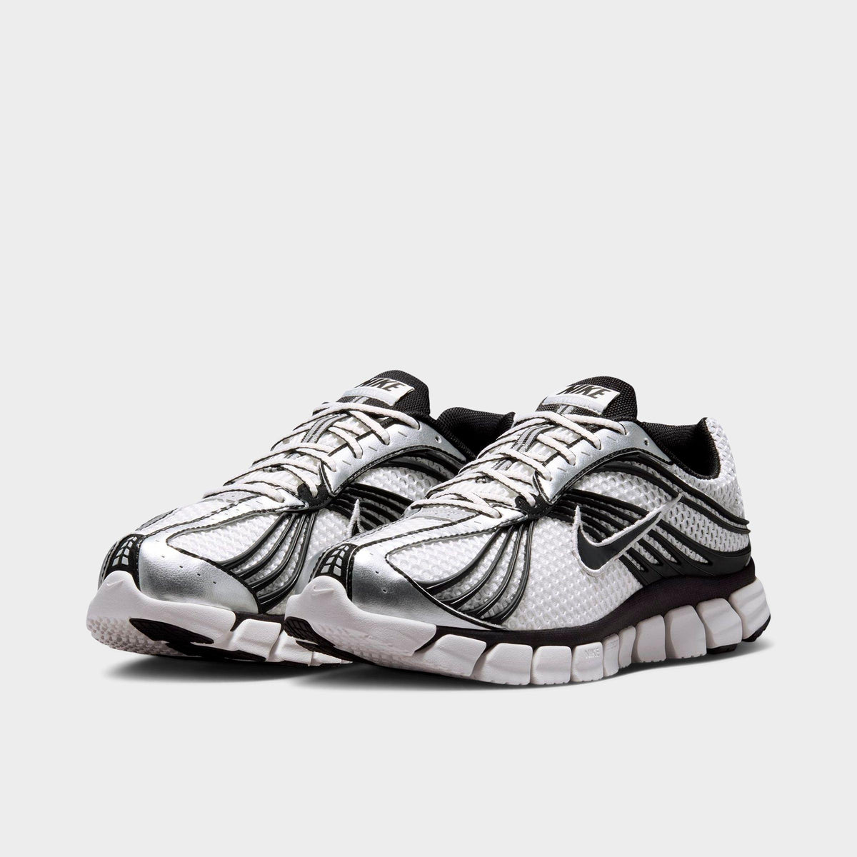 Men's Nike Zoom Skylon 11 Casual Shoes - Summit White/Metallic Silver/Black - view 2