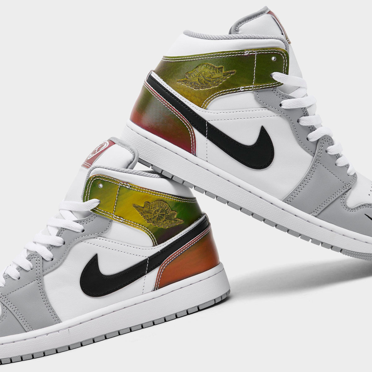 Men's Air Jordan Retro 1 Mid SE Casual Shoes - Multi-Color/White/Wolf Grey/Black - view 3