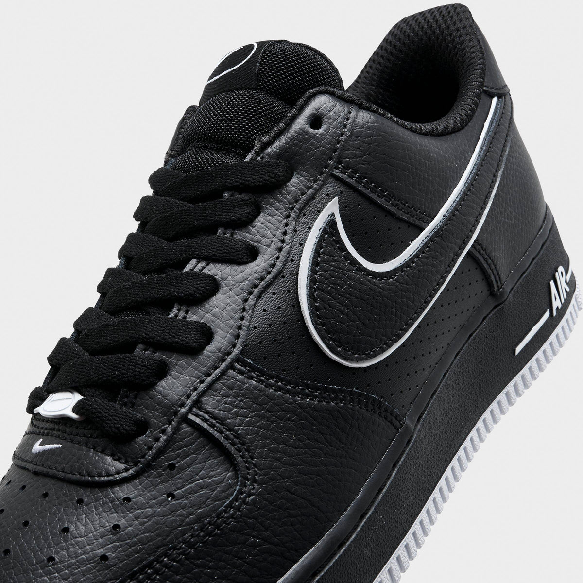 Men's Nike Air Force 1 '07 LV8 Casual Shoes - Black/White - view 3